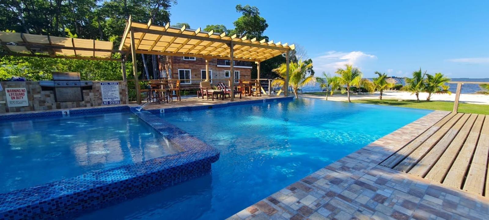 בליז סיטי Seaside Chateau Resort מראה חיצוני תמונה
