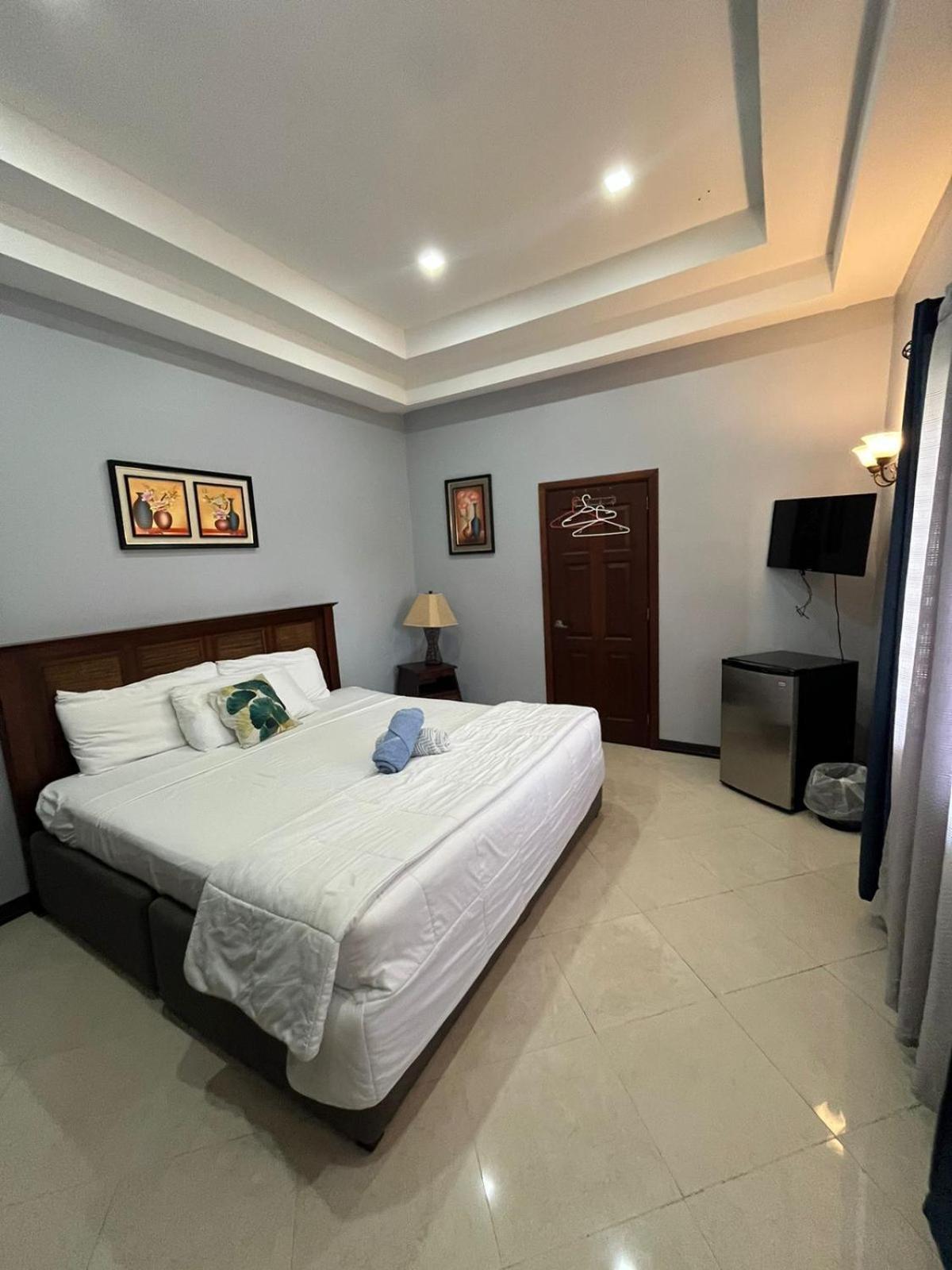 בליז סיטי Seaside Chateau Resort מראה חיצוני תמונה